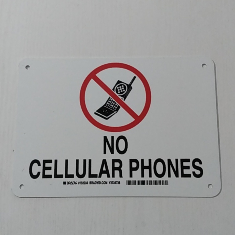 Metal Sign – “No‎ Cellular Phones” – Wall-Mount